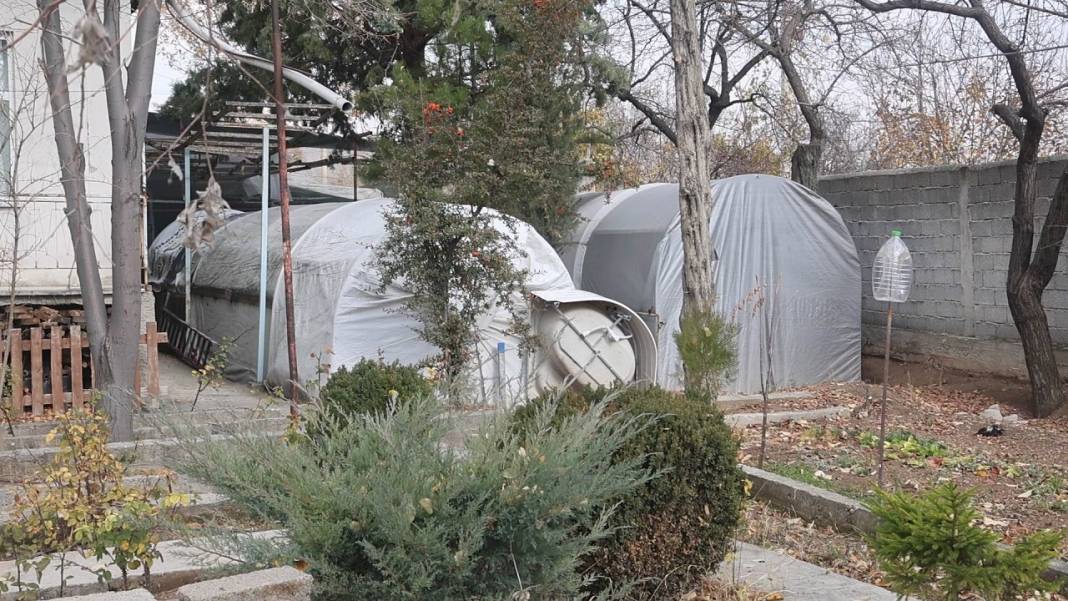 Bildiğiniz tüm ustaları unutun Konyalı bu usta tek: Serasında bitki değil klasik otomobil yetiştiriyor! 6